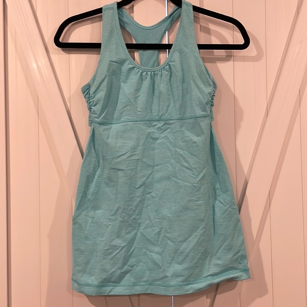 Lulu Lemon top